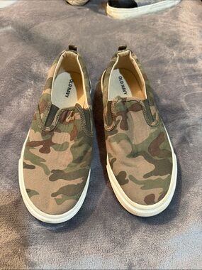 Old Navy Kids Camouflage Slip-On Sneakers in Green and Brown